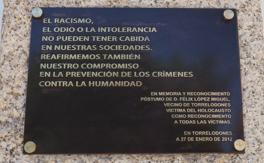 Restituida la placa en homenaje a Félix López Miguel