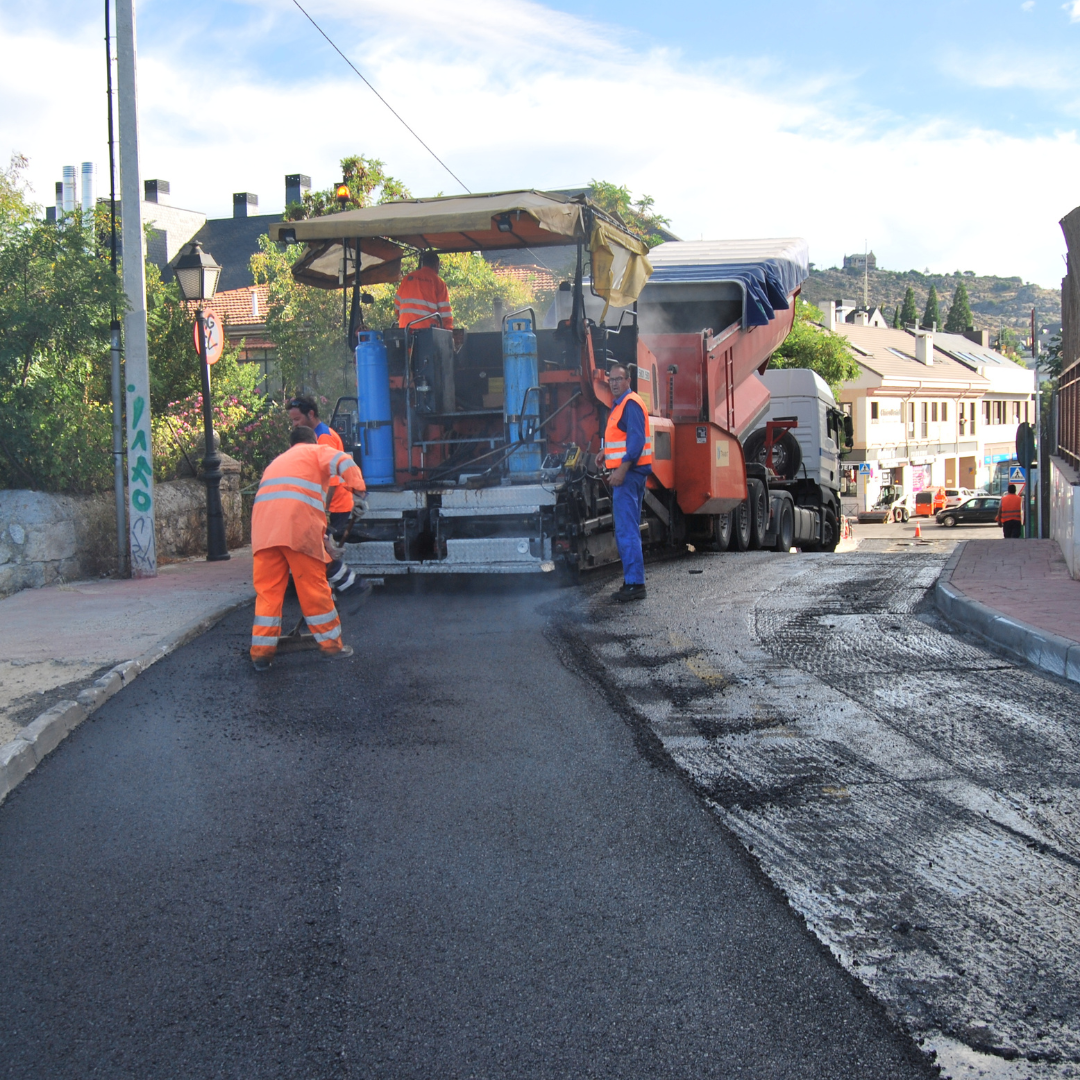 Comienzan los trabajos de asfaltado en varias calles del municipio