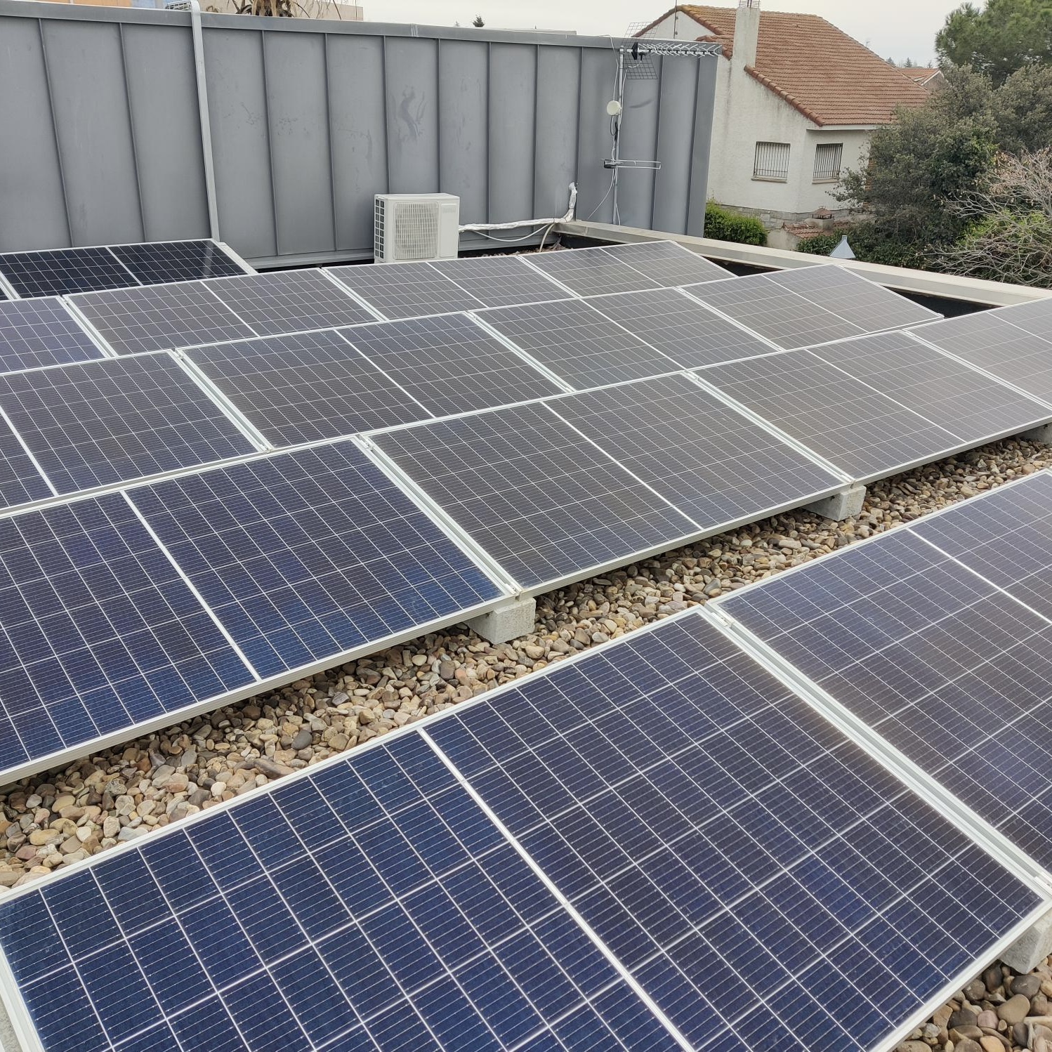 El Ayuntamiento instalas paneles solares en la Escuela Infantil Las Ardillas
