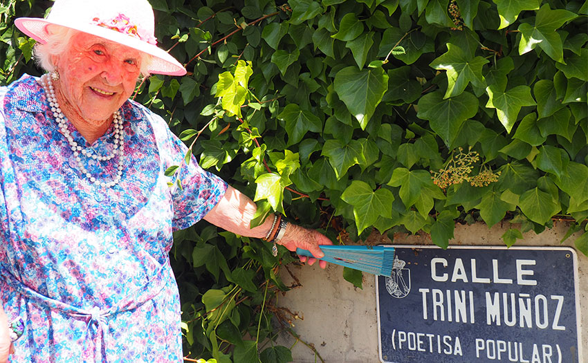 Trini Muñoz visitó la calle que lleva su nombre